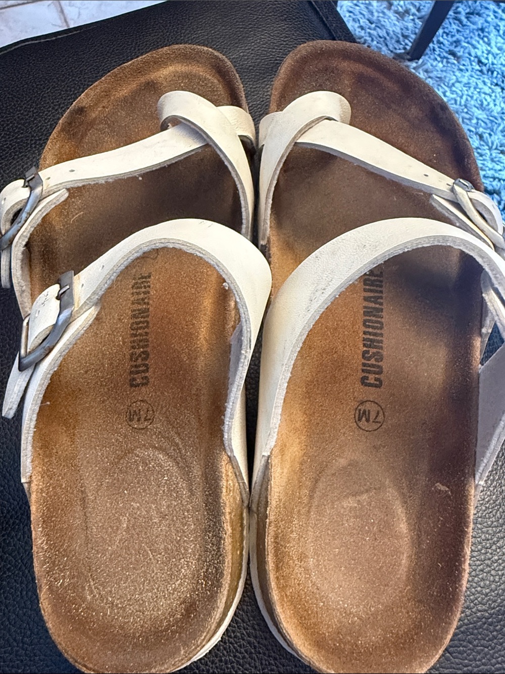 Leather CUSHIONAIRE Luna Sandals